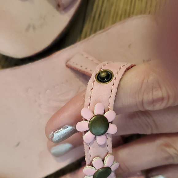 Kids rainbow sandals. Barely worn - Picture 4 of 4